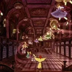 Wielka sala balowa, gdzie unoszą się duchy tańczących postaci, jak w "Once Upon a December".