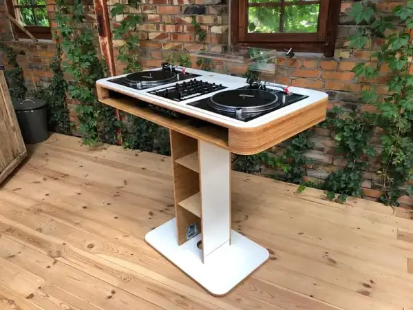 Zbuduj stół DJ DIY: Poradnik krok po kroku (wymiary, materiały)