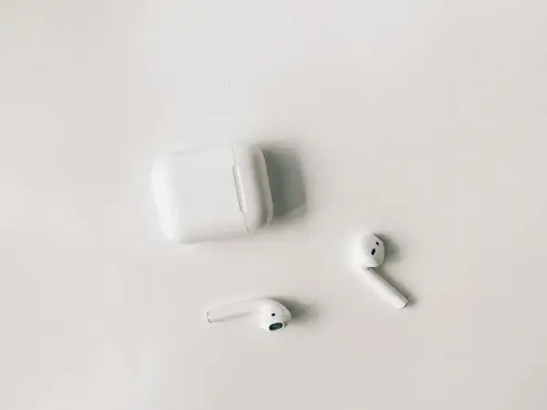 AirPods z Androidem? Tak, ale... Co działa, a co tracisz?